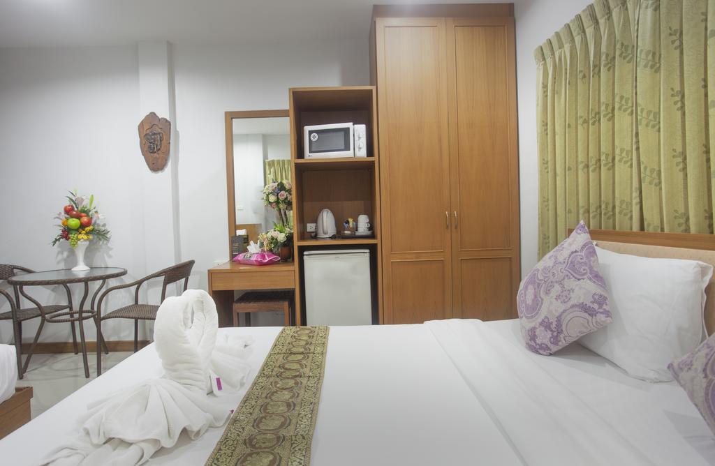 Hip Yaya Residences Patong Eksteriør billede
