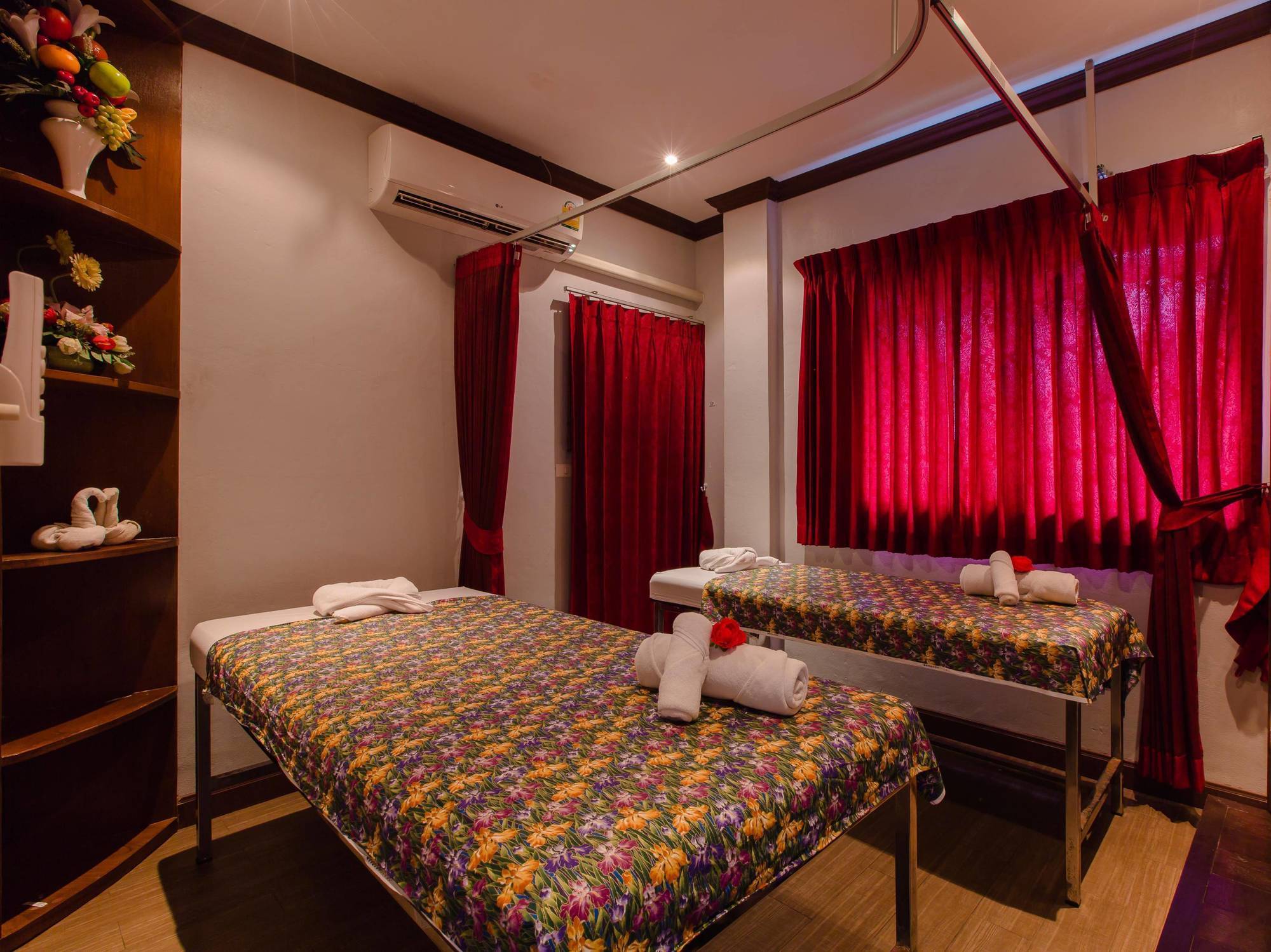 Hip Yaya Residences Patong Eksteriør billede