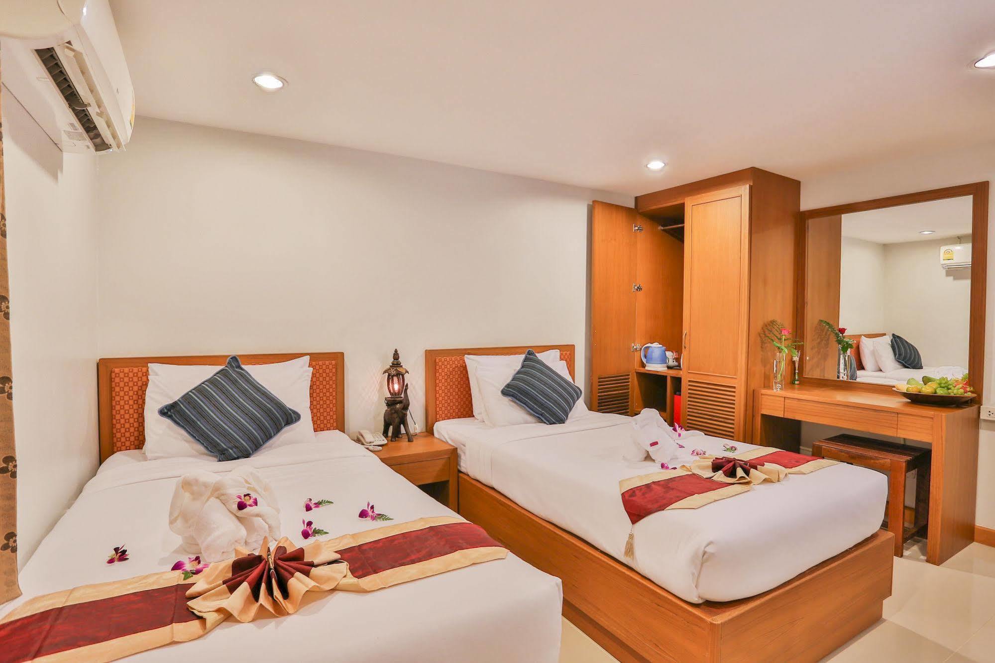 Hip Yaya Residences Patong Eksteriør billede