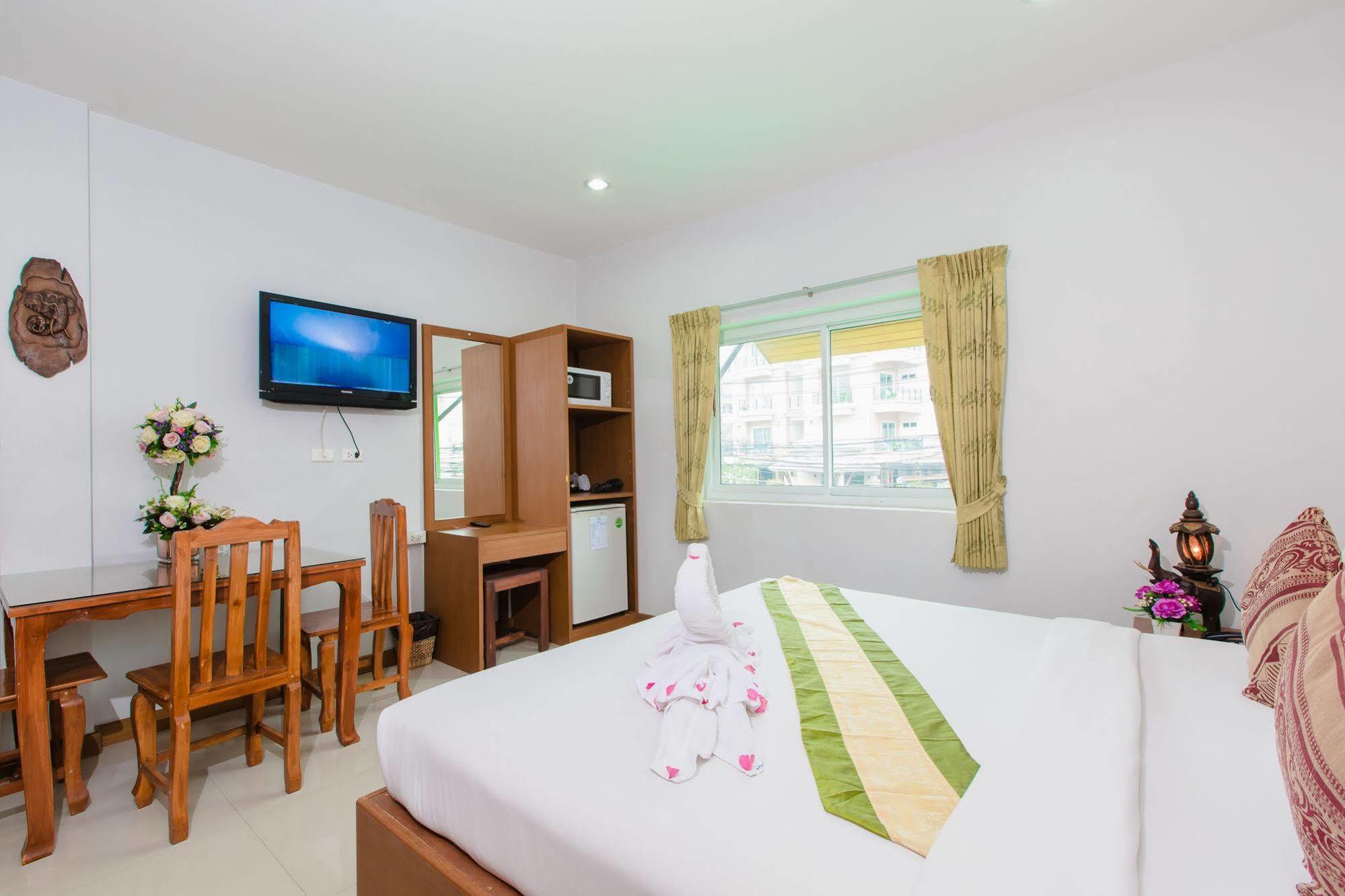 Hip Yaya Residences Patong Eksteriør billede