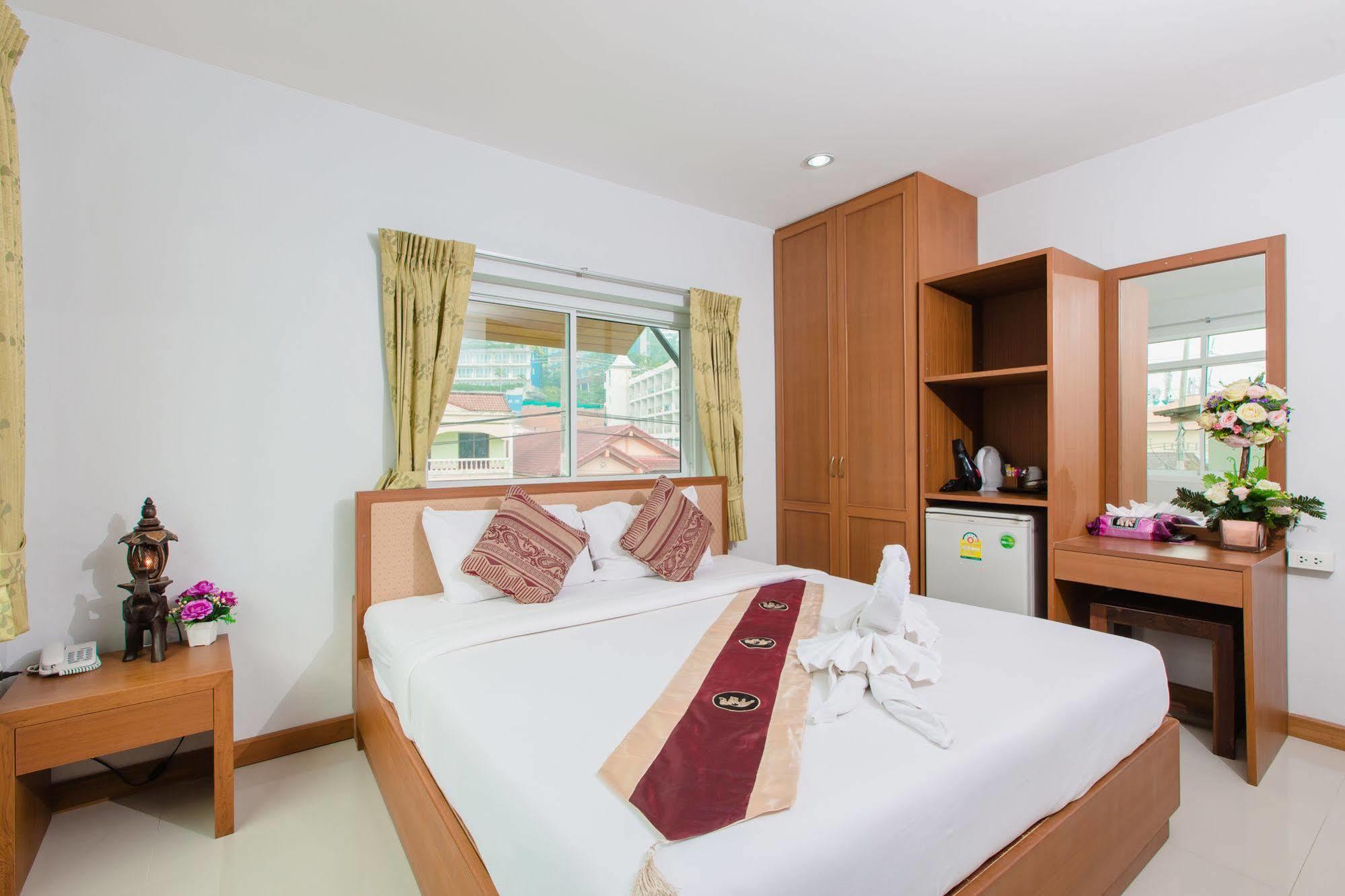 Hip Yaya Residences Patong Eksteriør billede