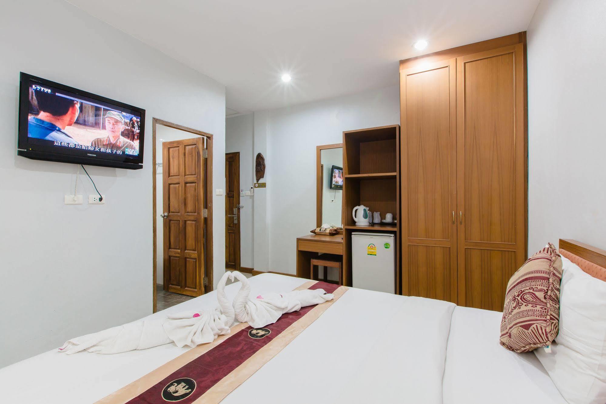 Hip Yaya Residences Patong Eksteriør billede