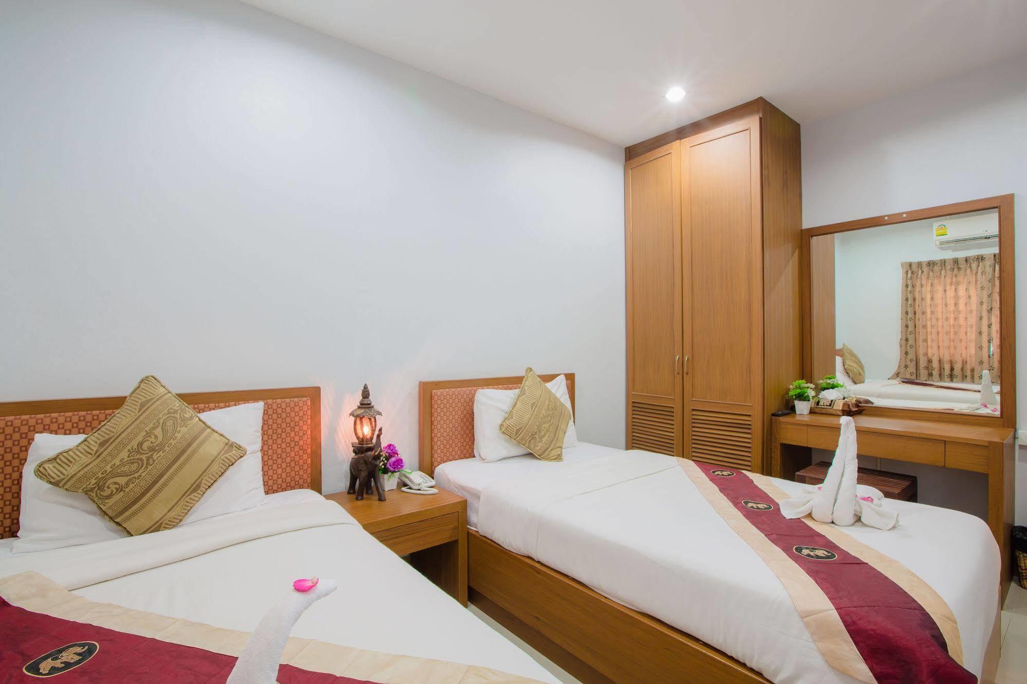 Hip Yaya Residences Patong Eksteriør billede