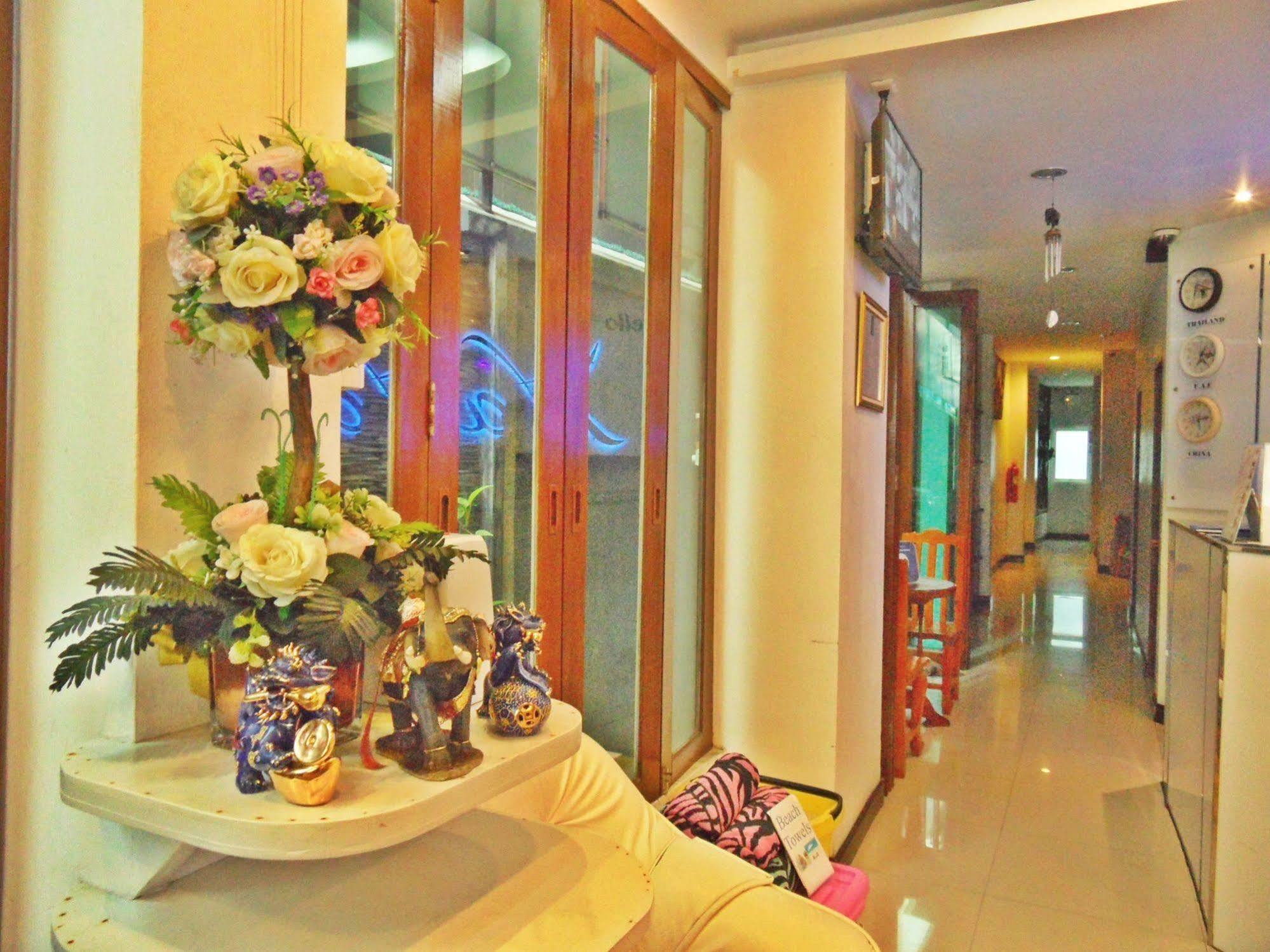 Hip Yaya Residences Patong Eksteriør billede